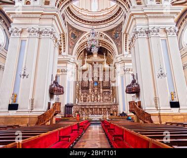 Retablo de la Asunción en el Altar Mayor de la Basílica de Nuestra Señora del Pilar. Zaragoza. Aragón. España Stockfoto