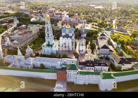 Panoramablick auf das Luftbild von Trinity Lavra von St. Sergius in Sergiev Posad Stockfoto
