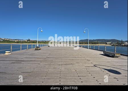 Coffs Harbour Jetty mit Blick auf das Ufer Stockfoto