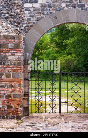 Überreste von Gamzigrad (Felix Romuliana), antike römische Komplex von Palästen im 3. Und 4. Jahrhundert n. Chr. von römischen Kaiser Galerius, UNESCO-Welterbe gebaut Stockfoto