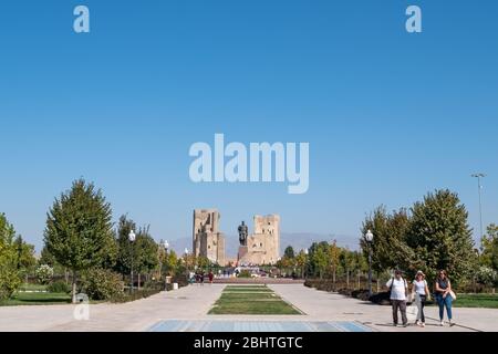 Statue von Amir Temur vor dem AK-Saray Palast, Shahrisabz, Usbekistan Stockfoto
