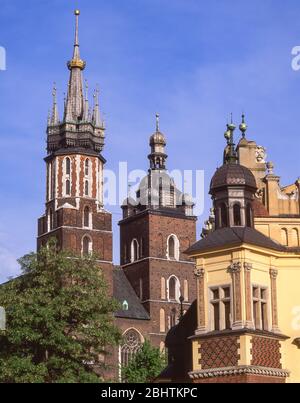 Basilika der Heiligen Maria und Krakauer Tuchhalle, Marktplatz, Altstadt, Krakau (Krakau), Republik Polen Stockfoto