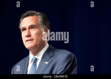 San Antonio Texas, USA, 30. August 2011: Der republikanische Präsidentschaftskandidat Mitt Romney macht mit einer Rede auf der jährlichen Tagung der Veterans of Foreign Wars (VFW) einen Ausflug in den Heimatstaat des Herausforderers Rick Perry. ©Marjorie Kamys Cotera/Daemmrich Photography Stockfoto