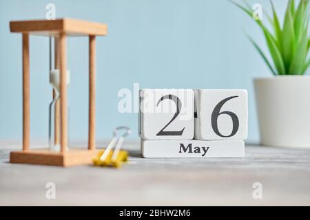 26 26. Tag Mai Monat Kalender Konzept auf Holzblöcken. Nahaufnahme. Stockfoto