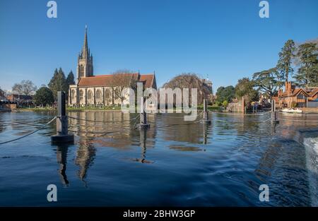 Marlow und Bourne enden entlang der Themse - Großbritannien Stockfoto