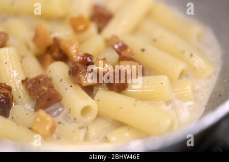 La Gricia Pasta mit Guanciale in Rom Italien Stockfoto