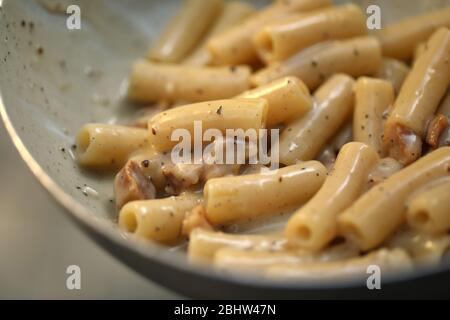 La Gricia Pasta mit Schweinebacke in Rom Italien Stockfoto