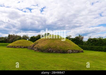 Knowth Neolithische Passage Mound Tombs im Boyne Valley, Irland Stockfoto