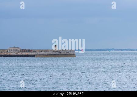 Luftaufnahme von Segelschiffen und Yachten im Jachthafen Dun Laoghaire, Irland Stockfoto