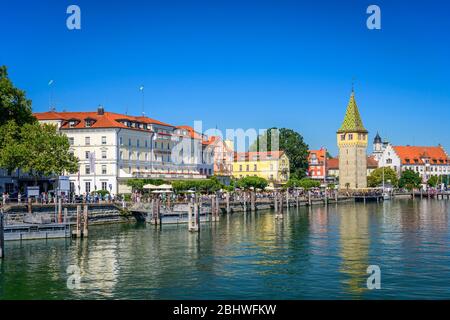 Seepromenade, Hafenplatz, Alter Leuchtturm, Mangturm oder Mangenturm am Hafen, Bodensee, Lindau Insel, Lindau am Bodensee Stockfoto