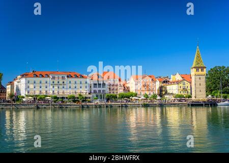 Seepromenade, Hafenplatz, Alter Leuchtturm, Mangturm oder Mangenturm am Hafen, Bodensee, Lindau Insel, Lindau am Bodensee Stockfoto