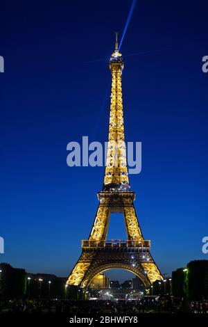 Der weltberühmte Eiffelturm in Richtung Le Palais de Chaillot, Paris FR Stockfoto