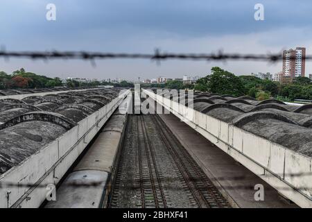 Dhaka, Bangladesch. April 2020. Kamalapur Bahnhof wird während der Sperrung inmitten der Bedenken der Corona-Virus-Pandemie in Dhaka verlassen gesehen. Quelle: SOPA Images Limited/Alamy Live News Stockfoto