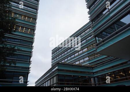 Modernes Bürogebäude in verschiedenen Formen Stockfoto