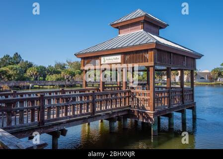 Rookery Pavillon auf dem Wasser auf Bird Island Park in Ponte Vedra Beach, Florida, USA. Stockfoto