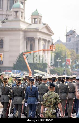 Belgrad / Serbien - 8. September 2018: Förderung der jüngsten Offiziere der serbischen Armee - die Abschlussfeier für Kadetten der Militärakademie Hel Stockfoto