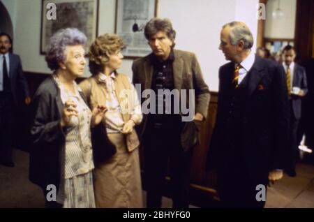 Im Uhrzeigersinn Jahr: 1986 Großbritannien Regie: Christopher Morahan Joan Hickson, Constance Chapman, Stephen Moore, Benjamin Whitrow Stockfoto