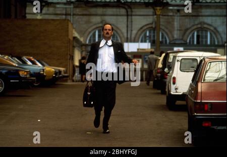 Im Uhrzeigersinn Jahr: 1986 Großbritannien Regie: Christopher Morahan John Cleese Stockfoto