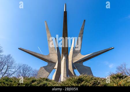 Denkmal für die gefallenen Soldaten der Partisanenabordnung Kosmaj in der Nähe von Belgrad, Serbien Stockfoto