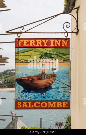 Ferry Inn in beliebten Badeort Salcombe, Torquay, Devon, Großbritannien Stockfoto