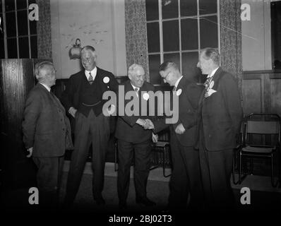 Rotarian Abendessen . South East District . Von links nach rechts; J Lack, Sir Arthur Willert, B Whitworth Hird, WJB Bliss und R Gordon Bradley. - 28. September 1937 . - Stockfoto