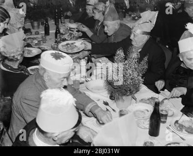 Old Folks Party, organisiert vom Rotary Club. - 1937 Stockfoto