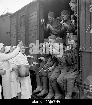 Tschechoslowakische Truppen bereit, Prag zu verlassen. Stockfoto