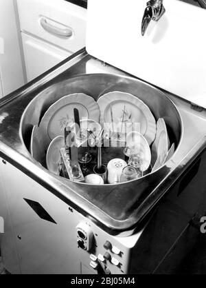 60er Jahre Hoovermatic Twin Wanne Waschmaschine Ausschneiden  Stockfotografie - Alamy