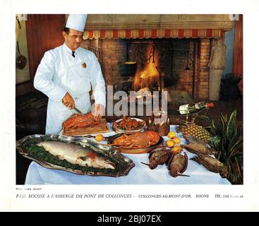 Carrier Sammlung von Menüs - Paul Bocuse, L'Auberge du Pont de Collonges - 40 Rue de la Plage, 69660 Collonges-au-Mont-d'Or, Frankreich Stockfoto