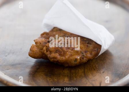 Pataniscas de Bacalhau, Portugueses Fischkuchen aus getrocknetem Salz Kabeljau - Stockfoto