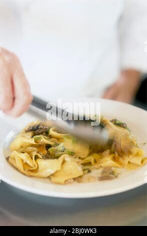 Das River Cafe Restaurant von Chefkoch Rose Grey in London serviert Papardelle mit wilden Pilzen - Stockfoto