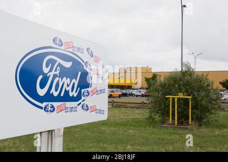 Blanquefort Bordeaux, Aquitaine/ Frankreich - 06 14 2018 : Ford Factory Autoarbeiter von Ford FAI (Automatikgetriebe) Werk in Gironde blockierten deleve Stockfoto