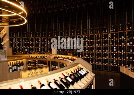 Bordeaux Nouvelle Aquitaine / Frankreich - 03 28 2019 : Besuch des Weinmuseums Cite du Vin Stockfoto