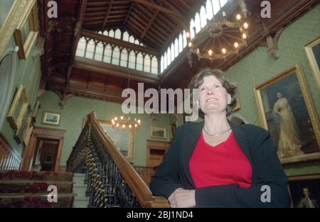 Dame Fiona Reynolds, als Direktorin des National Trust, in Tyntesfield, 2002 Stockfoto