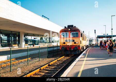 Balatonfured, Ungarn - 28. Juni 2019 : Bahnhof Balatonfured Stockfoto