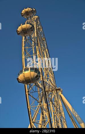 Melbourne Star von unten während am späten Abend Stockfoto