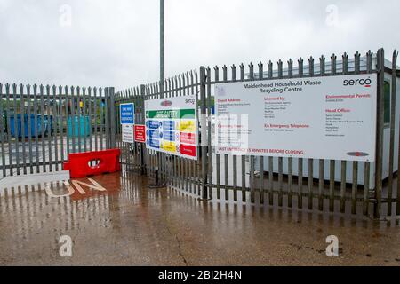 Maidenhead, Berkshire, Großbritannien. April 2020. Das Maidenhead Household Waste Recycling Center wurde nach der Sperrung der Coronavirus Pandemic für die Öffentlichkeit geschlossen. Laut Presseberichten wird der Premierminister Boris Johnson voraussichtlich verkünden, dass Haushaltsmüllkips ab diesem Wochenende wieder geöffnet werden könnten. Kredit: Maureen McLean/Alamy Live News Stockfoto