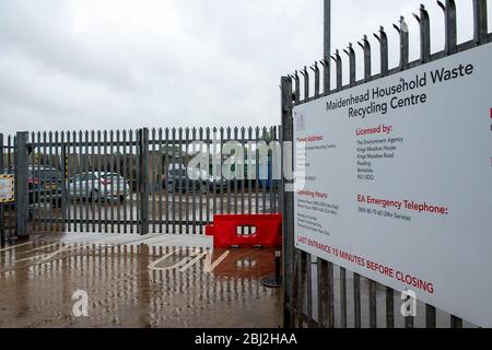 Maidenhead, Berkshire, Großbritannien. April 2020. Das Maidenhead Household Waste Recycling Center wurde nach der Sperrung der Coronavirus Pandemic für die Öffentlichkeit geschlossen. Laut Presseberichten wird der Premierminister Boris Johnson voraussichtlich verkünden, dass Haushaltsmüllkips ab diesem Wochenende wieder geöffnet werden könnten. Kredit: Maureen McLean/Alamy Live News Stockfoto