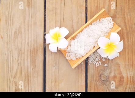 Wunderschöne Spa Zusammensetzung auf hölzernen Hintergrund Stockfoto