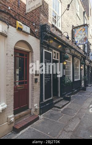 London/UK-1/08/18: Die Fassade von Britannia, einem öffentlichen Gebäude der Klasse II in der Brewers Lane in Richmond. Pubs sind ein soziales Trink-Betrieb und ein Stockfoto