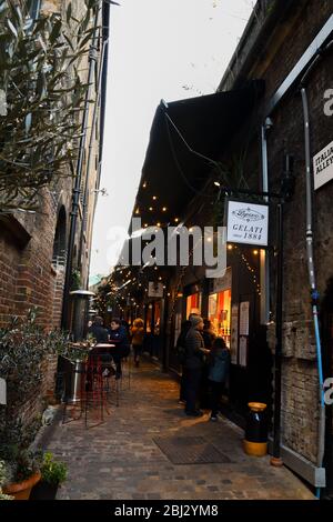 London, Großbritannien, 25. Januar 2020: Camden Market Street Food und Shopping District in London Stockfoto