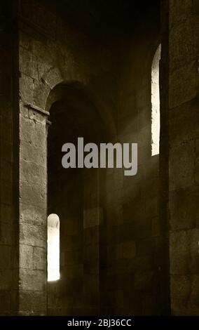 Der Lichtstrahl in St. Gayane Kirche in Vagharshapat. Armenien Stockfoto