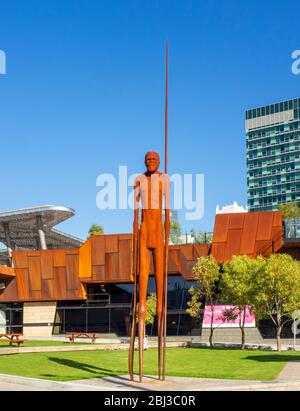 Yirin Statue von Tjyllyungoo Sculptor befindet sich am Yagan Square in Perth CBD, WA, Australien. Stockfoto