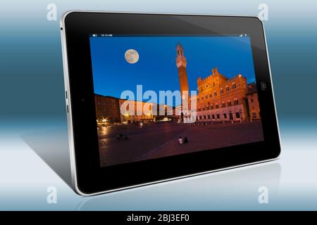 Palazzo Pubblico, erbaut von 1325 bis 1345 Turm des Rathauses, Torre del Mangia am Platz Piazza del Campo, Siena,Toskana, Italien, Europa Stockfoto