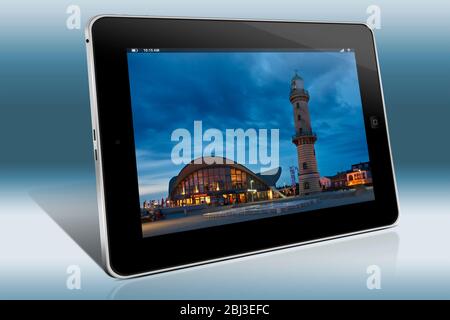 Alter Leuchtturm ein Milchkännchen-Gebäude in Rostock-Warnemünde bei Nacht, Rostock, Mecklenburg-Western Pomerania, Deutschland, Europa Stockfoto