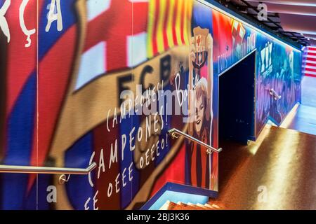 Spieler Tunnel führt zum Spielfeld im Camp Nou Stadion in Barcelona. Stockfoto