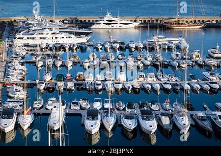 Freizeitboote in Cap d'Ail Marina in Frankreich. Stockfoto