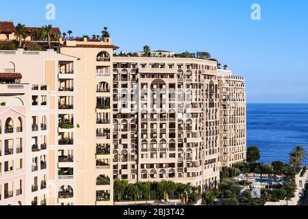 Luxus-Apartment-Gebäude Detail in Fontvieille in Monaco. Stockfoto