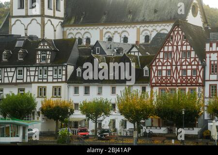 Mittelrhein Panoramafußfahrt - Riverside Buildings, Boppard, Rheinland-Pfalz, Deutschland Stockfoto