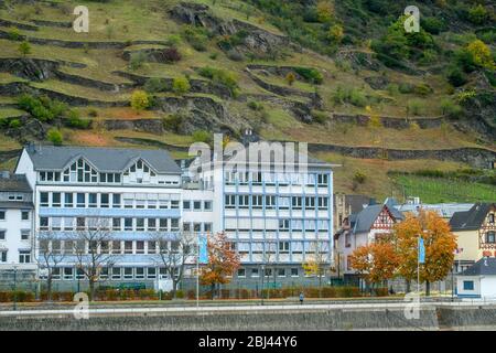 Mittelrhein landschaftlich reizvolle Kreuzfahrt- Riverside Stadthäuser und Häuser, St. Goar, Rheinland-Pfalz, Deutschland Stockfoto